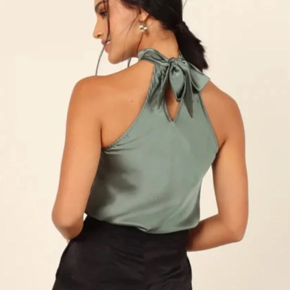 Halter Top LIKE NEW - Picture 3 of 7